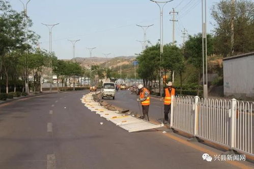 興縣交警大隊(duì) 加強(qiáng)道路交通設(shè)施建設(shè) 推進(jìn)愛國衛(wèi)生運(yùn)動(dòng)季活動(dòng)