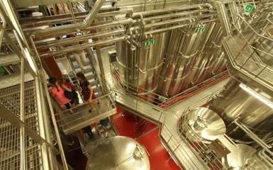 田園綜合體丨壁畫(huà)城里的“葡萄酒圖書(shū)館” 創(chuàng)新葡萄酒銷售新模式